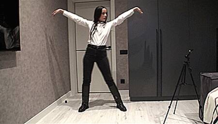 I look hot in these pants (1920x1080 HD ) MP4