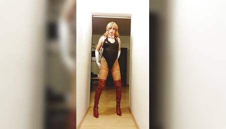 Tammycross peing a little in her swimsuit