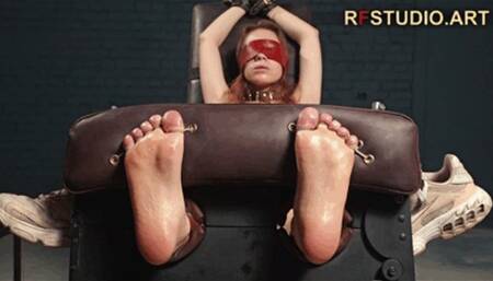 Little Agnes - Tickling the cute tiny feet in stocks (FULL HD MP4)