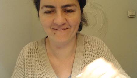 My tongue meet the blue powder