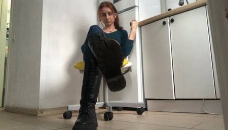 Clean my dirty shoes!