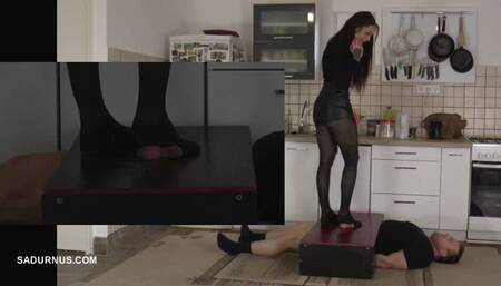 The slave's orgasm under Mistress Cleo's stocking feet A picture in a picture! mp4