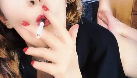 Worship my feet while I smoke