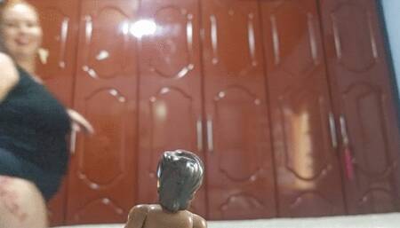 Giantess girlfriend tries wedgies