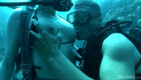 Sabine Mallory Gets Fucked Underwater