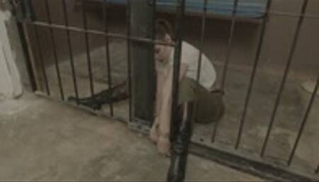 Stuck in prison - mp4 1080p