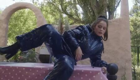 sexy lady in down suit - wmv 1080p