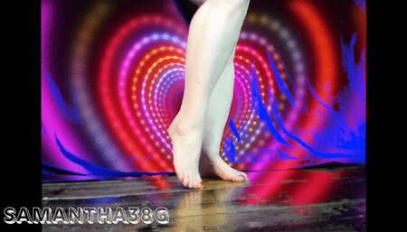 Happy Valentine's Day Sexy BBW foot fetish and high heels with Samantha 38g - wMv