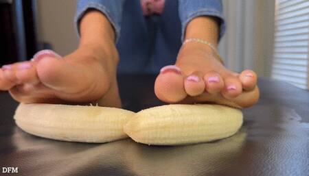Jezebel Juice destroys Bananas with her sexy toes