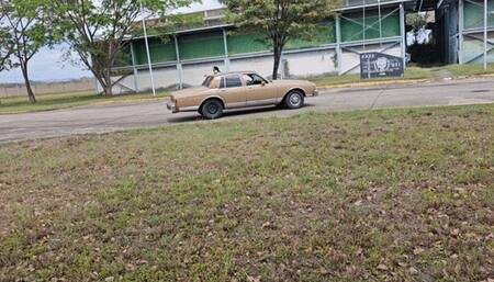 Balbina foot scratching on flip flops with super sexy long nails