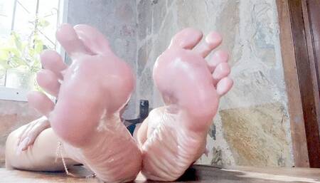 Diana Senior the Queen of the foot soles