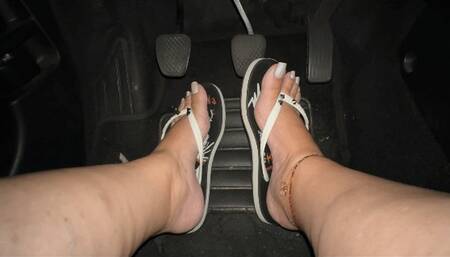 Juliette_RJ Pedal Pumping Driving Barefoot - FOR MOBILE DEVICES USERS - PEDAL PUMPING - JOI - FRENCH TIPS POLISH - BBW LEGS - DIRTY LANGUAGE - REVVIG - CUM COUNTDOWN - PUMP HARD - JOI