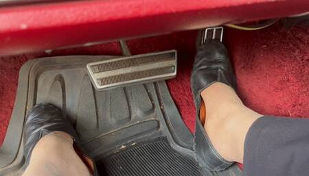 Hard revving and pumping my Thunderbird