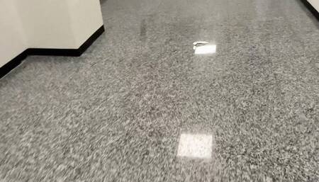 Peeing at the airport with a weird flush