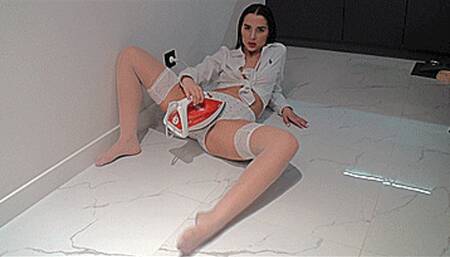 Warm iron on pussy (1920x1080 HD) MOV