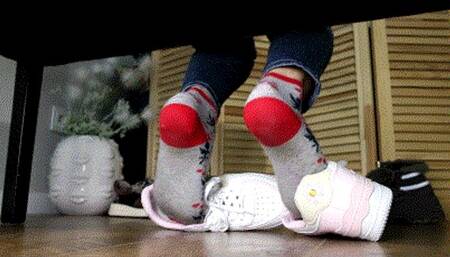 Near to my new sneaker WMV