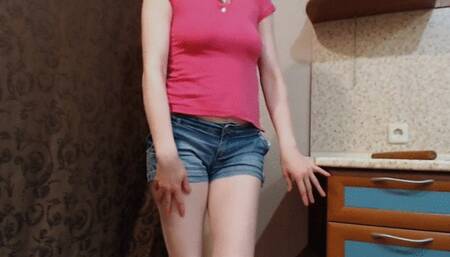 THIS TEEN LOVES FUCKING HER ASS AND FISTING HER PUSSY