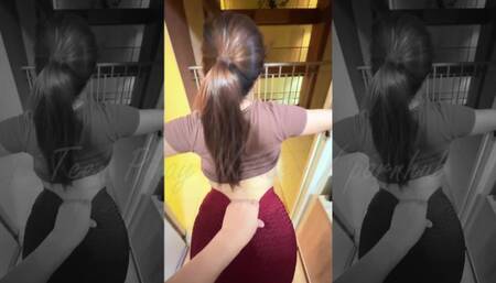 PINAY BABE MINANYAK SA HALL WAY - SHES TO HOT TO HANDLE