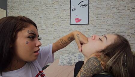 TRHOAT KISSES - FIRST DATE - VOL #212 - TOP GIRL RENATA GALDI AND LIVIA - CLIP02