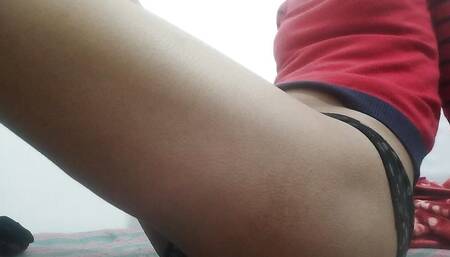 Indian desi girl solo nude show and black pussy.