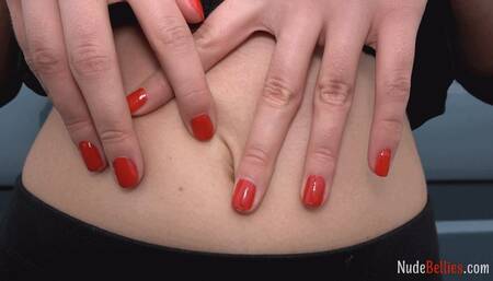 NudeBellies - Hot model Dina shows her belly and belly button (4K)