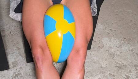 Absolute Legs #16 Beach-Babe-ball-crush or headscissors 4K