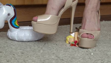 Sadistic Toy Crush Fun for Naughty Blonde Amber!