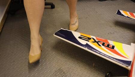 High heels crush radio controlled aeroplane