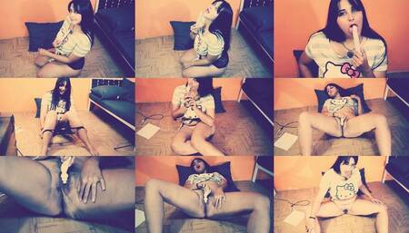 My first dildo solo play + squirt - MeluWorld