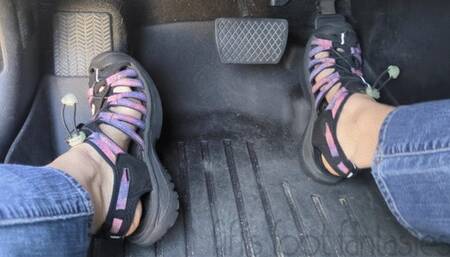 Fifi pedal pumping in galaxy print Keen whisper sandals and jeans