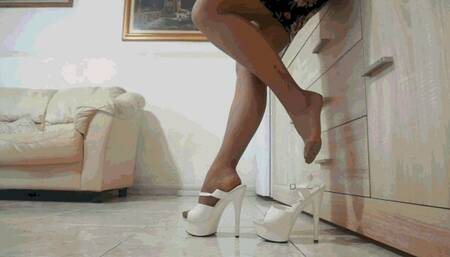 My poor, suffering toes MP4 (1920x1080) FHD