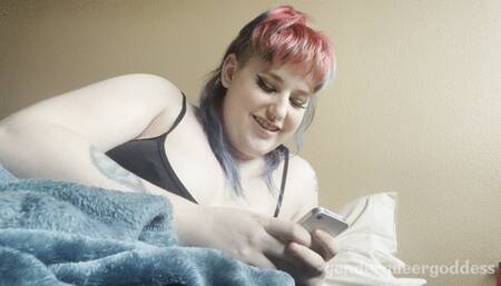 Phoenix Crushes The Tiny Spying On Her Sexting With Her Boobs- 1080p