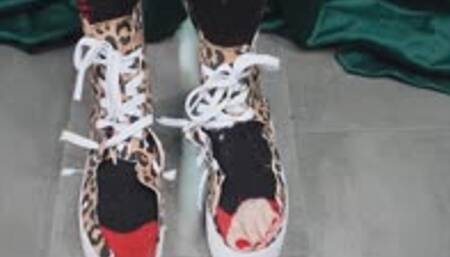 Leopard Sneakers cause RAPID ANGRY GROWTH! Includes Long foot growth scene WMV 1080