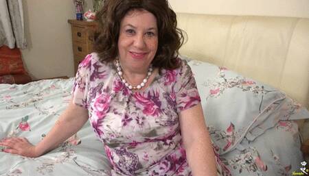 Naughty Auntie Trisha