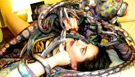 Unearthly 11: Cthulha Ascendant! (starring Anastasia & Jade) (MP4)