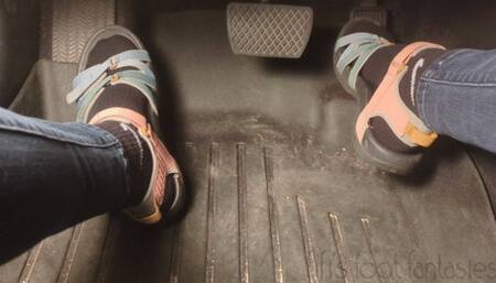 Fifi pedal pumping fast in Teva sandals with Nike socks and skinny jeans