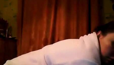 RAT Cam – Ukrainian girl rubs her pussy with the pillow