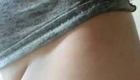 Apirka 2017 Colombiana Office Exhibitionist