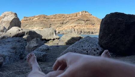 Girl saw stranger jerks off and helped him to cum