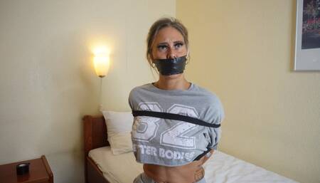 Liz - I Have To Hogtie You MP4