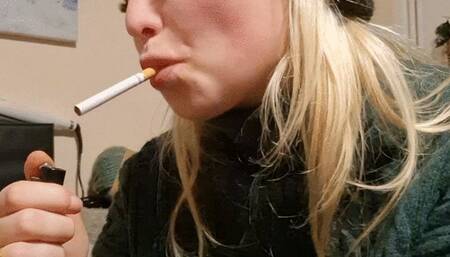 Just a normal Girl smoke a Cigarette in her Living Room