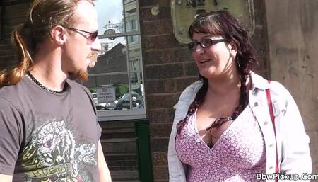 Aristocratic fancy woman's chubby picked up trailer