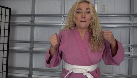 ZOEY EARNS HER YELLOW BELT (wmv 1080)