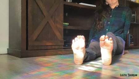 Dirty Feet & Rainbows - Lilith Taurean Does A Dirty Foot Tease Under A Rainbow
