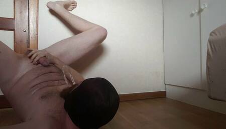 Dildo riding with piss shower