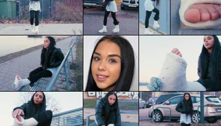 BlackAngel SLWC Gimping along the River Promenade with Foot Play (in HD 1920X1080)