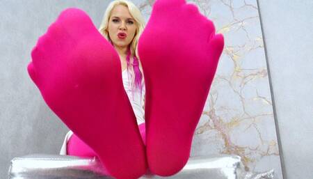 Princess Serena - Intensive foot task for you, house slave!