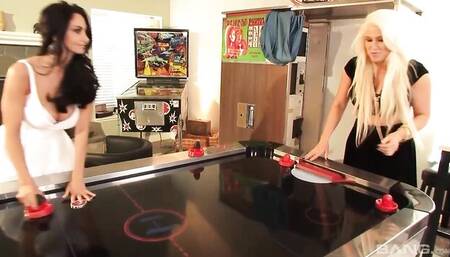 Sassy Ava Addams and Nikki Phoenix - oral movie - Candy Lickers