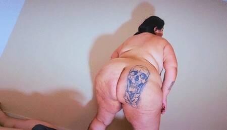 New Face sitting BBW, part 3, by BBW Turbinada and Slave Amoeba, (cam by Manu) FULL HD