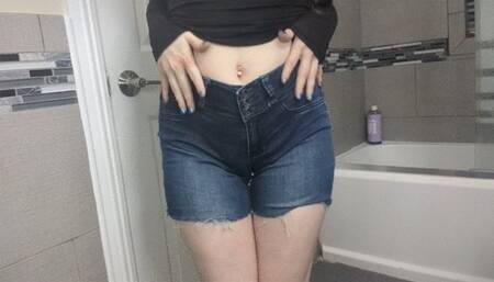 Pee Soaking Tight Jean Shorts Omorashi